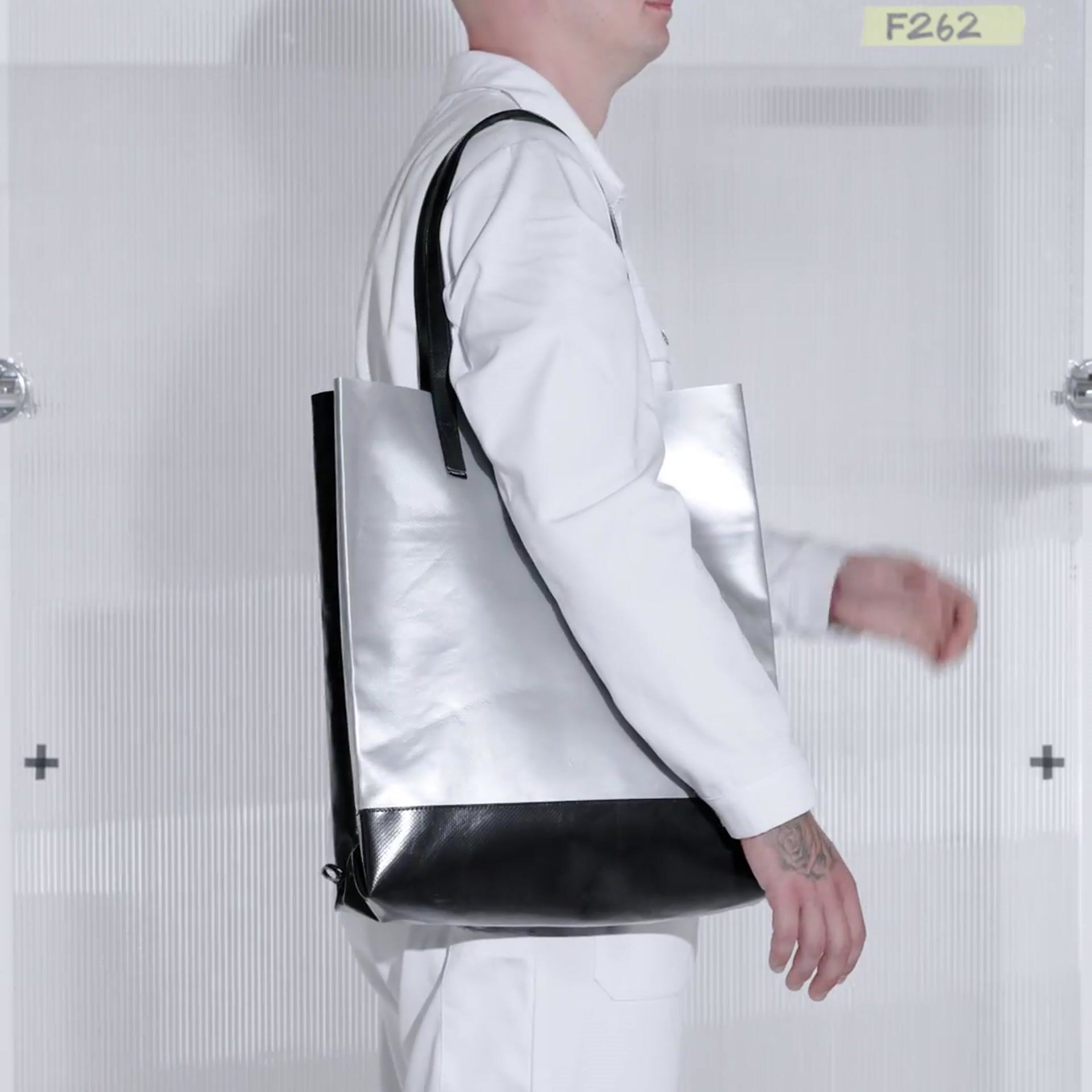 F262 JULIEN | 473124 | FREITAG